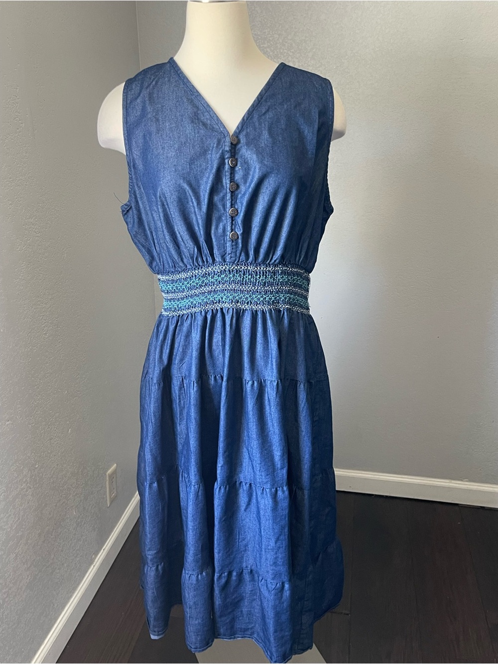 Blue Sleeveless V-Neck Tiered Midi Dress with Smocked Waist